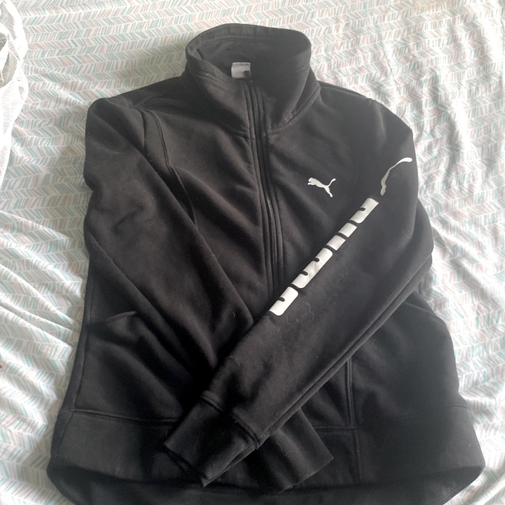 PUMA sweatshirt size medium